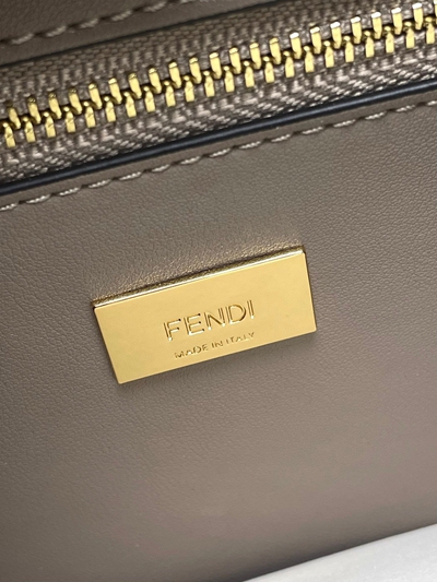 フェンディバッグ角部分ディテール